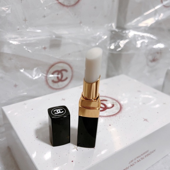 no brand Makeup Chanel Rouge Coco Baume Hydrating Conditioning Lip